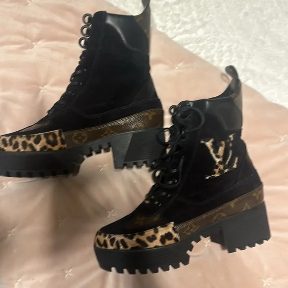 Louis Vuitton Laureate Platform Desert Boot - Picture 6 of 6